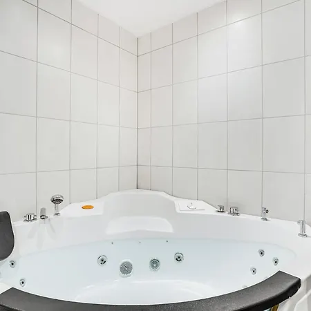 Holiday home 4 Bedroom Gorgeous Home In Romo *