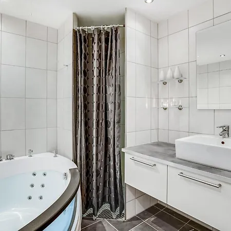 4 Bedroom Gorgeous Home In Romo Holiday home