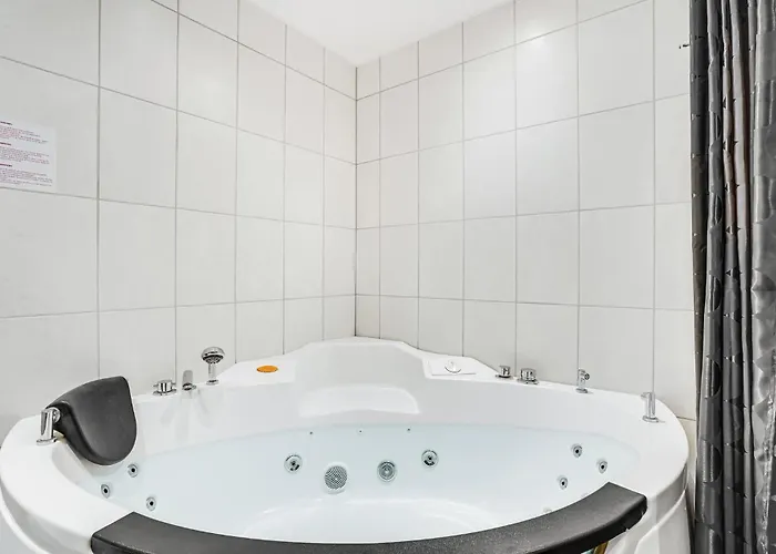 Hébergement de vacances Three-bedroom In *