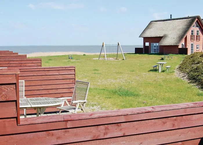 Three-bedroom In Hébergement de vacances